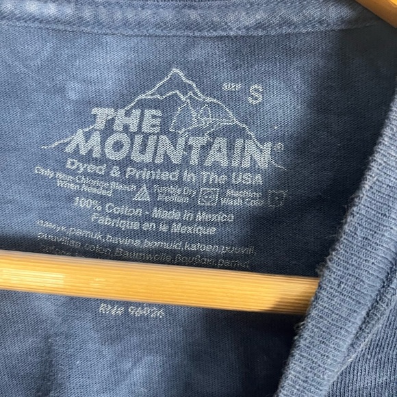 The Mountain T-shirt small USA Patriotic Horse and blue tie dye - Picture 2 of 4